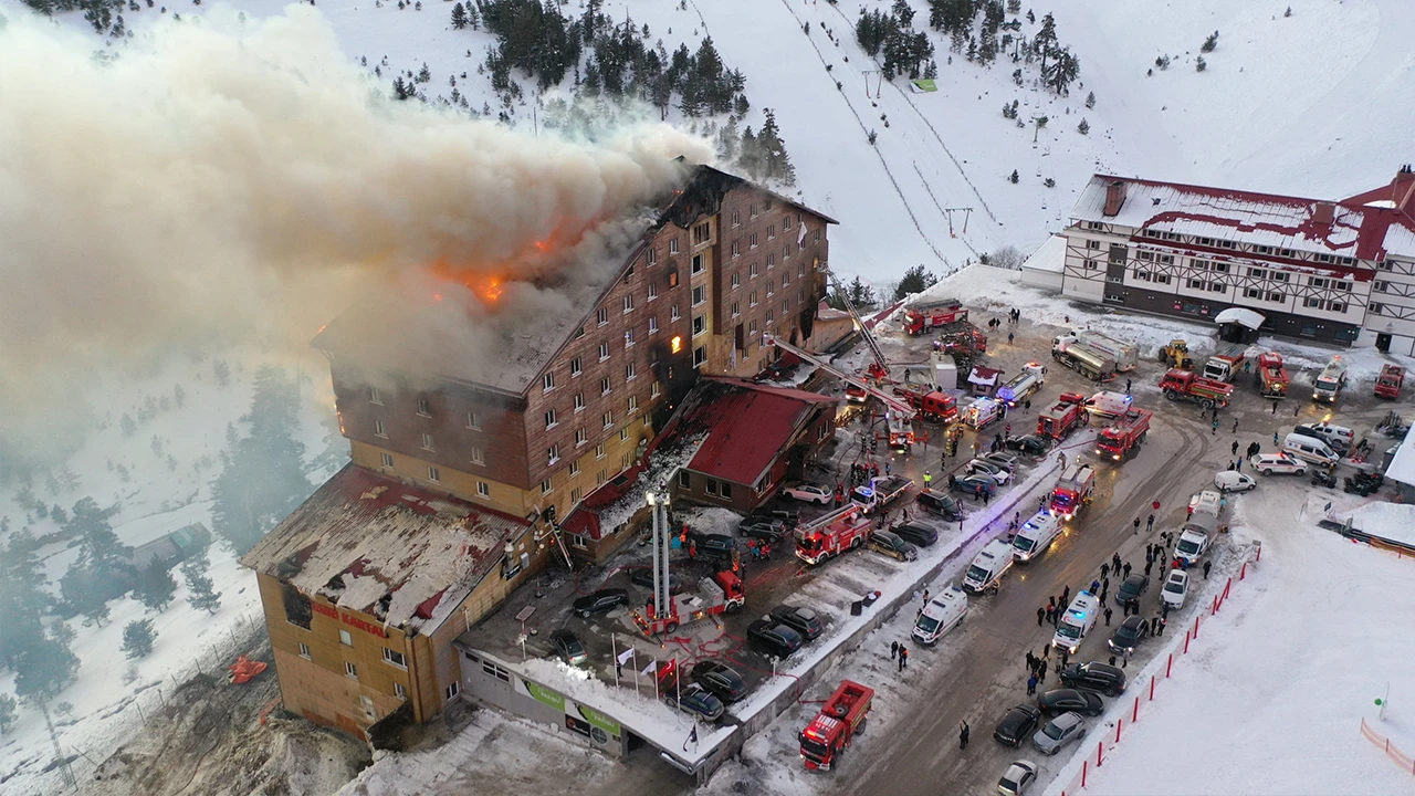 Kartalkaya Kayak Merkezi'nde otel yangını: 10 ölü ve 32 yaralı var