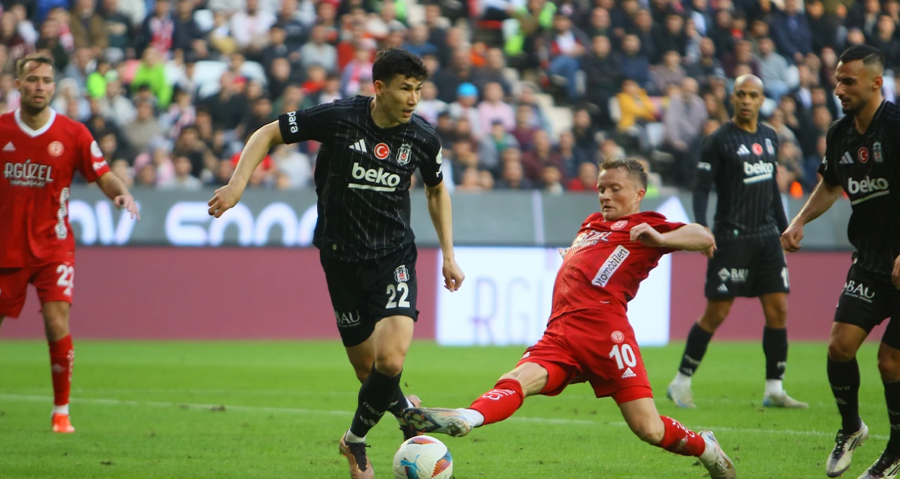 Beşiktaş, Antalyaspor ile deplasmanda 1-1 berabere kaldı