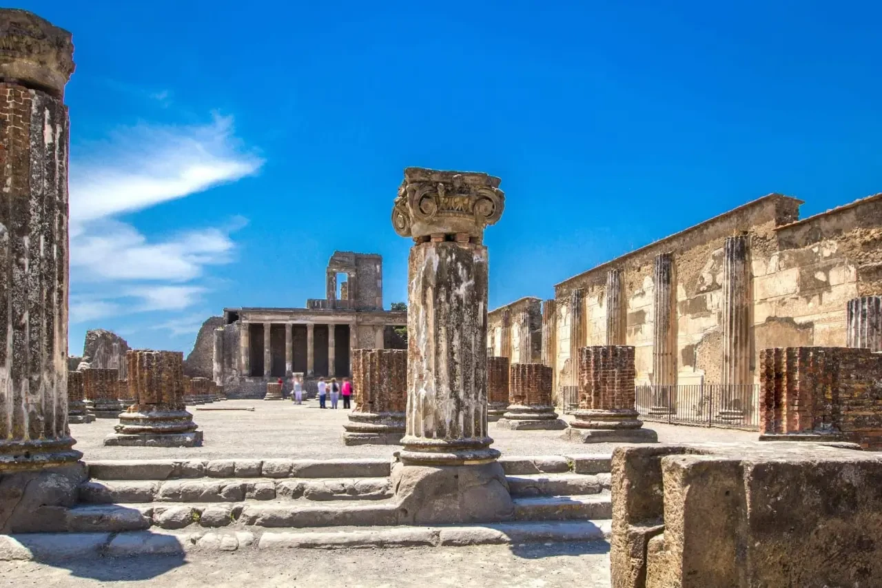 Pompei Antik Kenti'nde gerçekleştirilen kazılar sırasında eşsiz bir termal banyo bulundu!