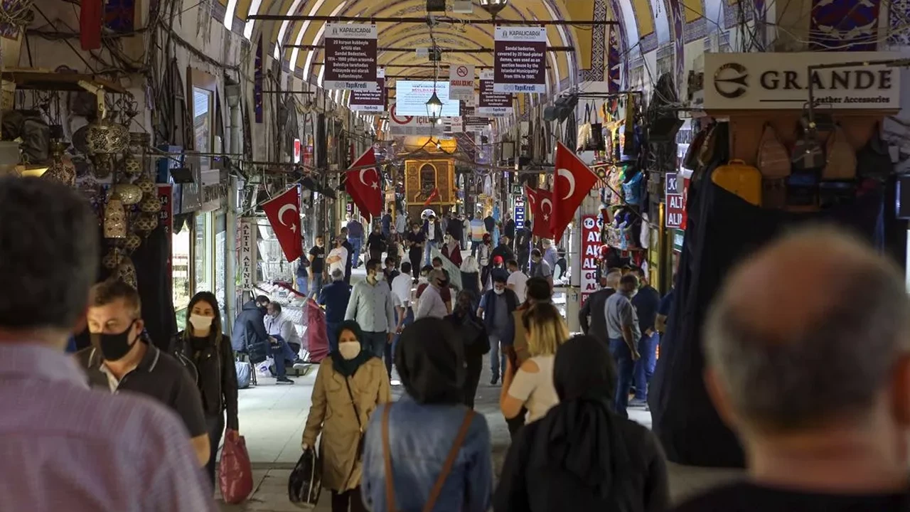 Kapalıçarşı'da kara para akladıkları öne sürülen 37 kişi gözaltına alındı