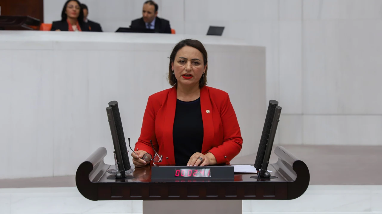 CHP Adana Milletvekili Dr. Müzeyyen Şevkin: “İktidar vatandaşın belini daha da büküyor”