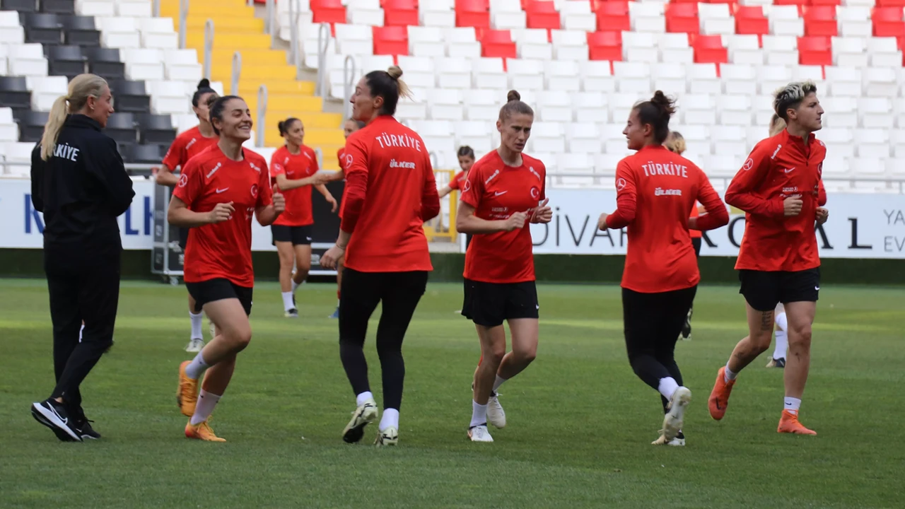 A Milli Kadın Futbol Takımı'nın aday kadrosu belli oldu