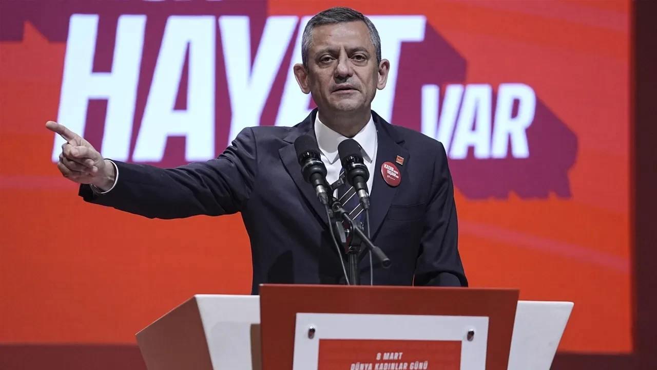 Özgür Özel: Tayyip Bey'in indiği istasyonda 15 Temmuz darbecileri vardır