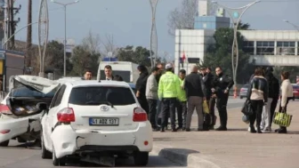 İzmit'te 7 aracın karıştığı zincirleme trafik kazası: 1'i çocuk 5 yaralı