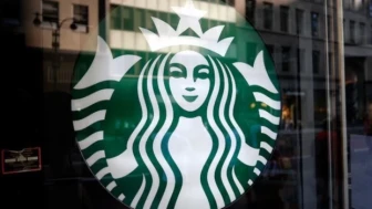 Starbucks tuvaletinde gizli kamera skandalı