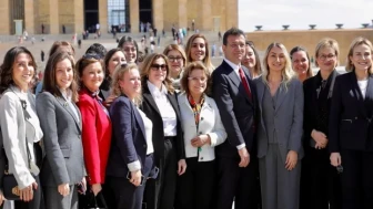 İBB Başkanı İmamoğlu Anıtkabir'i ziyaret etti