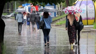 Meteoroloji'den uyarı: Sıcaklık düşüyor, kuvvetli yağmur geliyor!