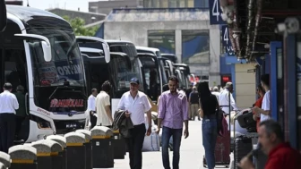 İstanbul'da Kurban Bayramı öncesi otobüs biletleri tükendi