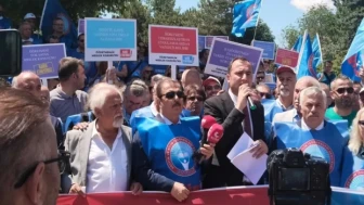 Eğitim-İş, Meclis önünde protesto düzenledi: Bu kanun, öğretmenin mesleğini bitirme kanunudur