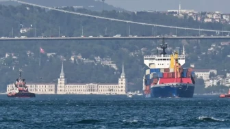 İstanbul Boğazı'nda deniz trafiği çift yönlü askıya alındı