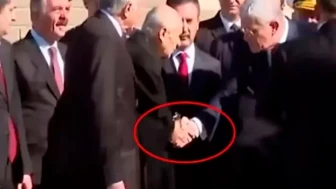 Müsavat Dervişoğlu, geçtiğimiz hafta Devlet Bahçeli'ye urgan fırlatmıştı: Bugün Anıtkabir’de tokalaştı