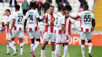 Sivasspor, Atakaş Hatayspor'u 3-2 yendi