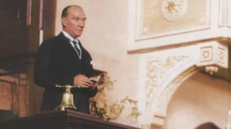 Atatürk’ün Nutuk okuduğu görüntüler hologram ile İstanbul Sabiha Gökçen Havalimanı’na yansıtıldı