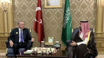 Erdoğan, Riyad'da Suudi Arabistan Veliaht Prensi Selman ile görüştü