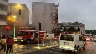 Zeytinburnu’nda tekstil firmasının deposunda çıkan yangın söndürüldü