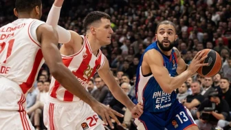 Anadolu Efes, Kızılyıldız'ı ağırlıyor