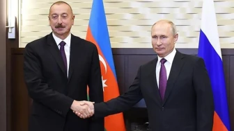 Uçak kazası sonrası Putin, Aliyev'den özür diledi