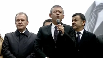 CHP, Beşiktaş Belediyesi önünde miting düzenledi