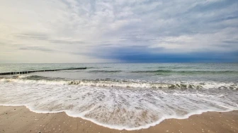 Rostock’ta çıplaklar plajında yeni kurallar: Giysiyle gelenlere yüzme yasağı getirildi