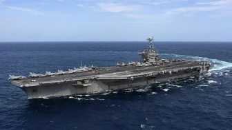 ABD uçak gemisi USS Harry S. Truman, Akdeniz’de ticari gemiyle çarpıştı