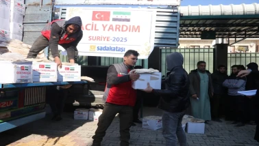 Sadakataşı Derneğinden İdlib’de 600 aileye kumanya yardımı