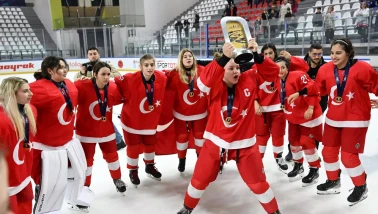 Türkiye, Kadınlar 18 Yaş Altı Buz Hokeyi dünya şampiyonu oldu!