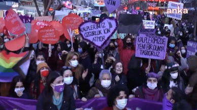 Ankara'da Feminist Gece Yürüyüşü: "Evde kalmak hayatta kalmaya yetmiyor"