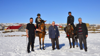 Ardahan'da yetişen rahvan atları satıyorlar