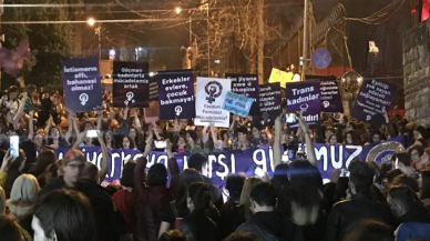 Feminist Gece Yürüyüşü'ne katılanlara evlerinden gözaltı