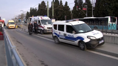 Tramvay beklerken "Ayağıma bastın" deyip adamı bıçakladı