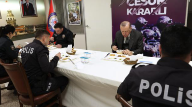 Erdoğan, Soylu ile birlikte polislerle iftar yaptı