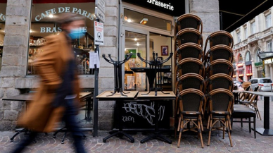 Fransa restoranları kademeli olarak açıyor