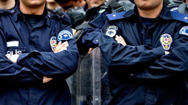 "Kadınların gizlice fotoğraflarını çeken polis memuru açığa alındı" iddiası