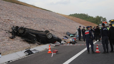 Konsolosluğa ait otomobil takla attı: 4 ölü