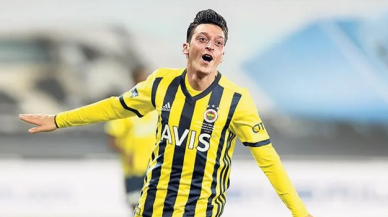 Mesut Özil'den, Kızılay'a 100 bin Euro bağış...