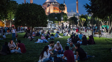 Ramazanda koronavirüse karşı ''online iftar'' önerisi