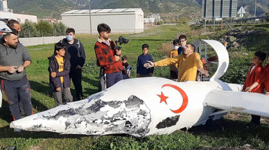 Sosyal medya fenomeni tasarladığı uçakla çakıldı