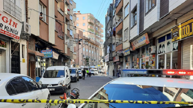 Tartıştığı babasını ve kaçmasına engel olan komşusunu tüfekle yaraladı