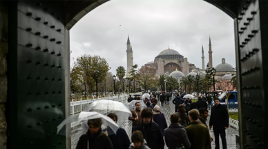 İstanbul'a Mart ayında kaç turist geldi?