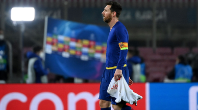 Lionel Messi, Barcelona'da kalmaya karar verdi