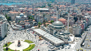 Taksim'e yapılan cami yarın açılıyor