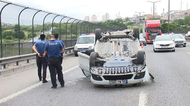 TEM'de araç takla attı: Trafik kilitlendi