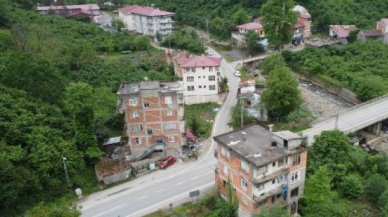 Trabzon'da yüzlerce aile riskli yapılarda