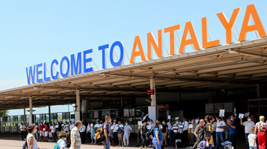 Türkiye’den Rusya’ya: "Antalya’da turizm güvenliğini görüşelim"