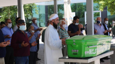 Son kez görmek isteyip tabutu açınca ortalık karıştı