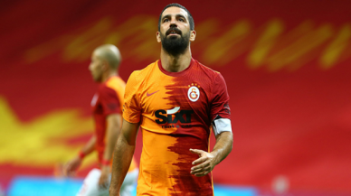 Beklenen oldu! Arda Turan Galatasaray'da kaldı