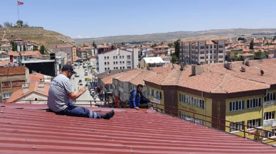 İntihar etmek isteyen genci belediye başkanı vazgeçirdi