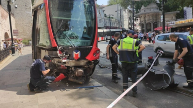 İstanbul'da tramvay raydan çıktı