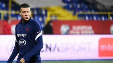 Kylian Mbappe, FIFA 22'nin kapağında