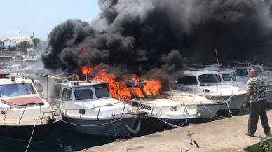 Maltepe Sahili'nde tekneler yandı